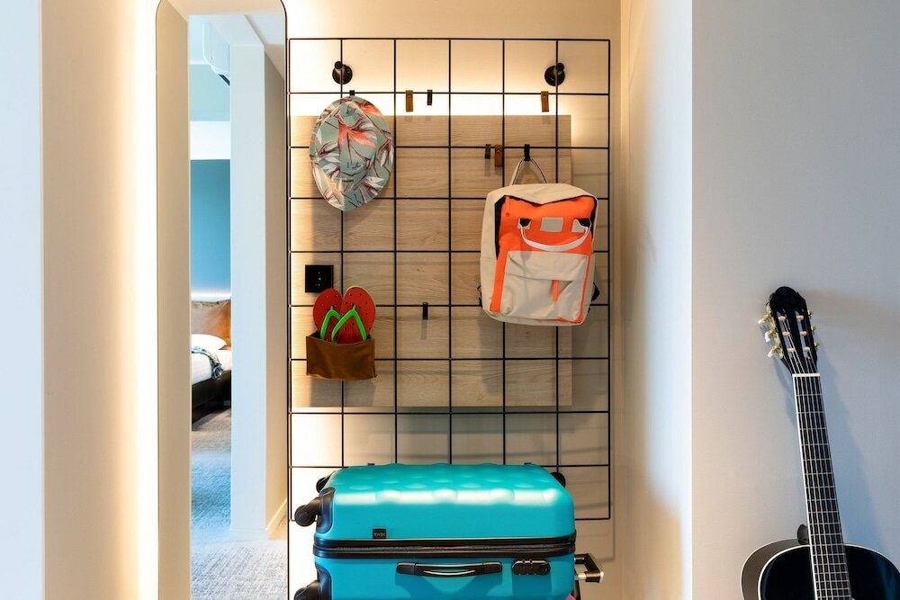 Фото Moxy Southampton