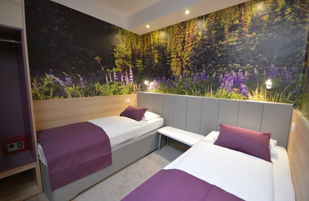 Фото Emonec Hotel