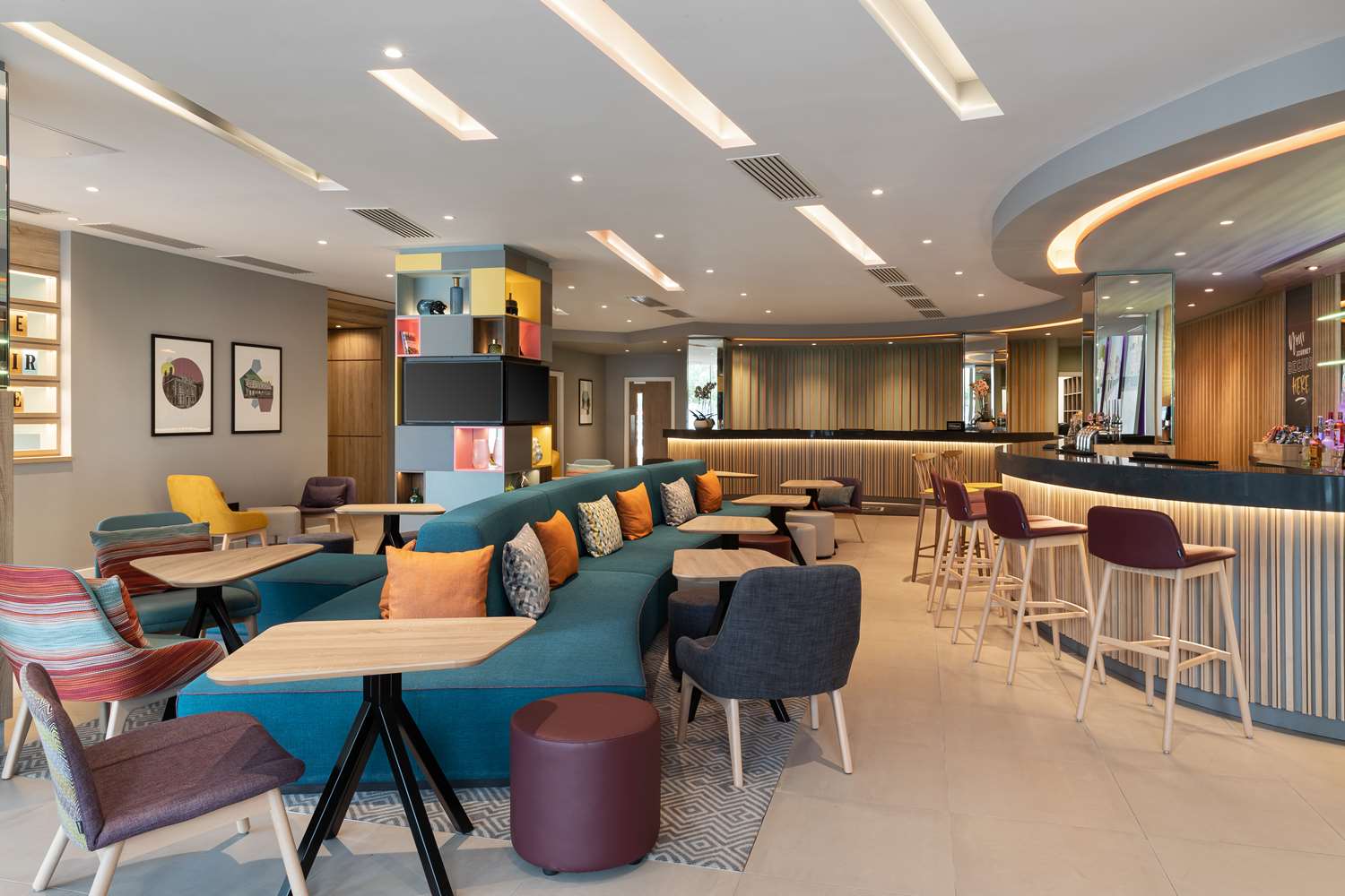 Фото Hampton by Hilton London Ealing