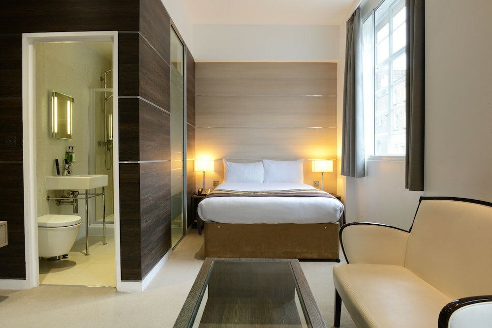 Фото The Wesley Euston