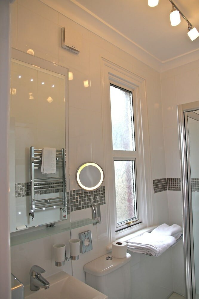 Фото Crompton Guest House