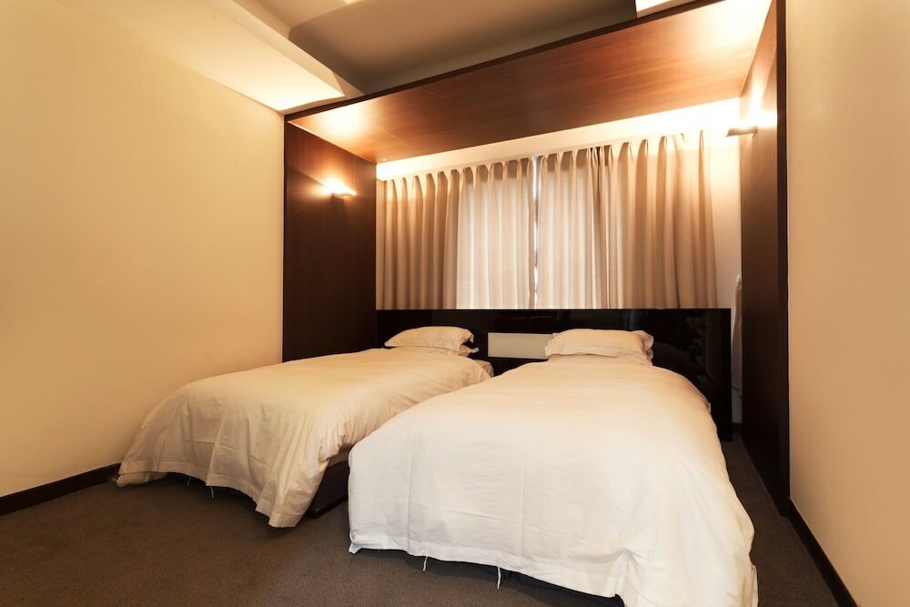 Фото The Riverside Hotel