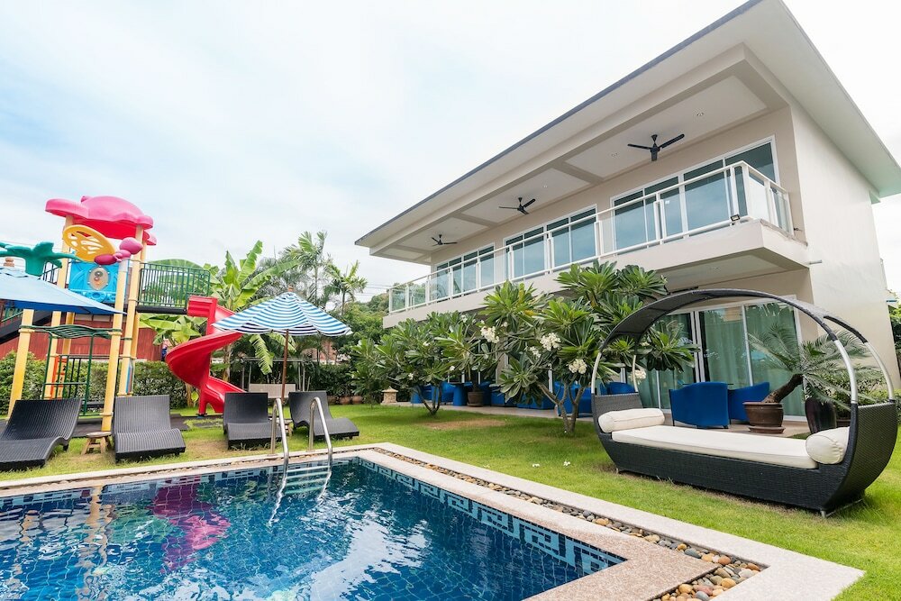 Фото Surf & Sand Resort