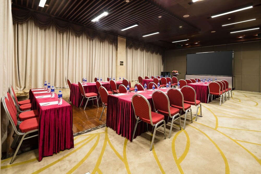 Фото Guangzhou Gorgeous Hotel