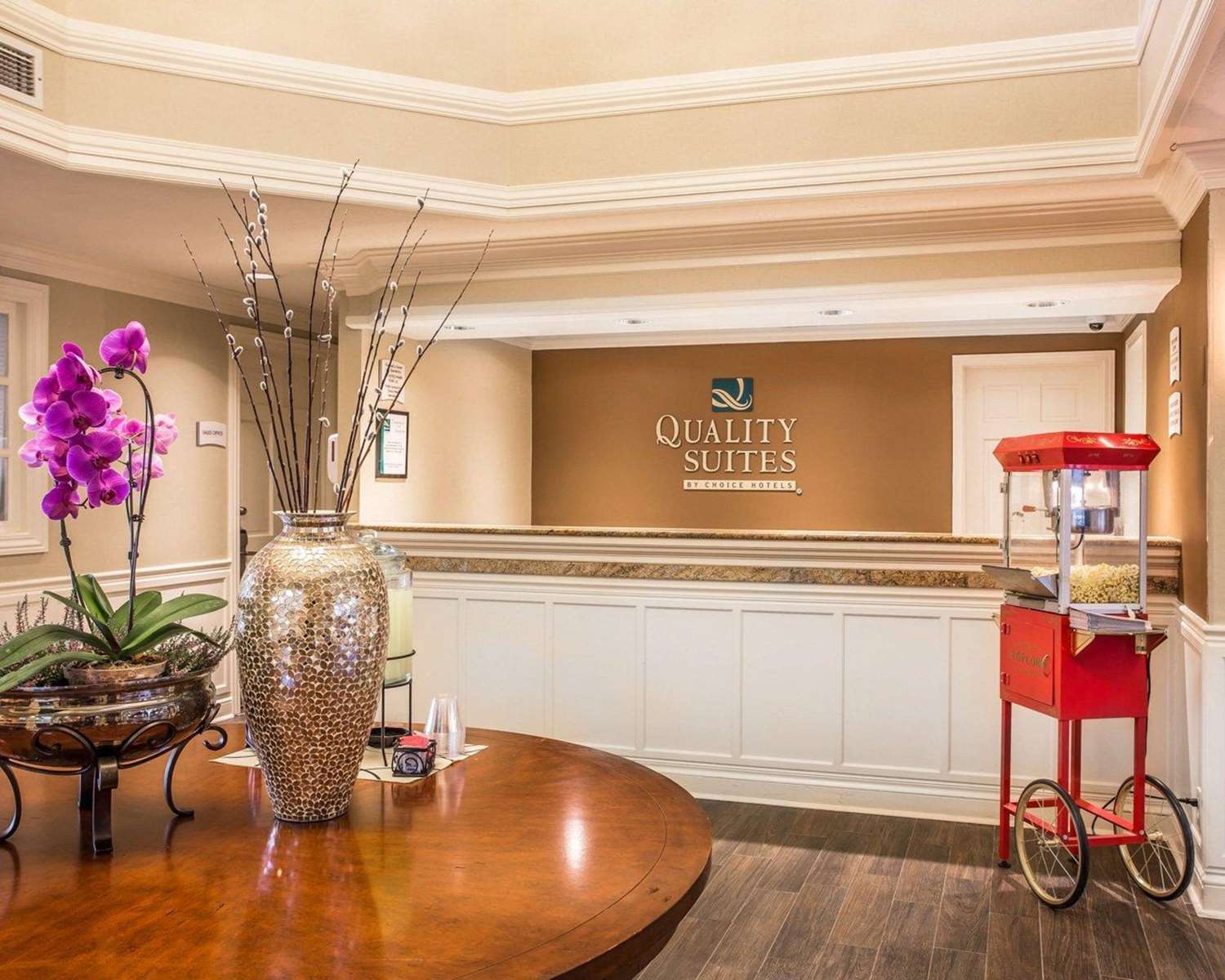 Фото Quality Suites Atlanta Buckhead Village North