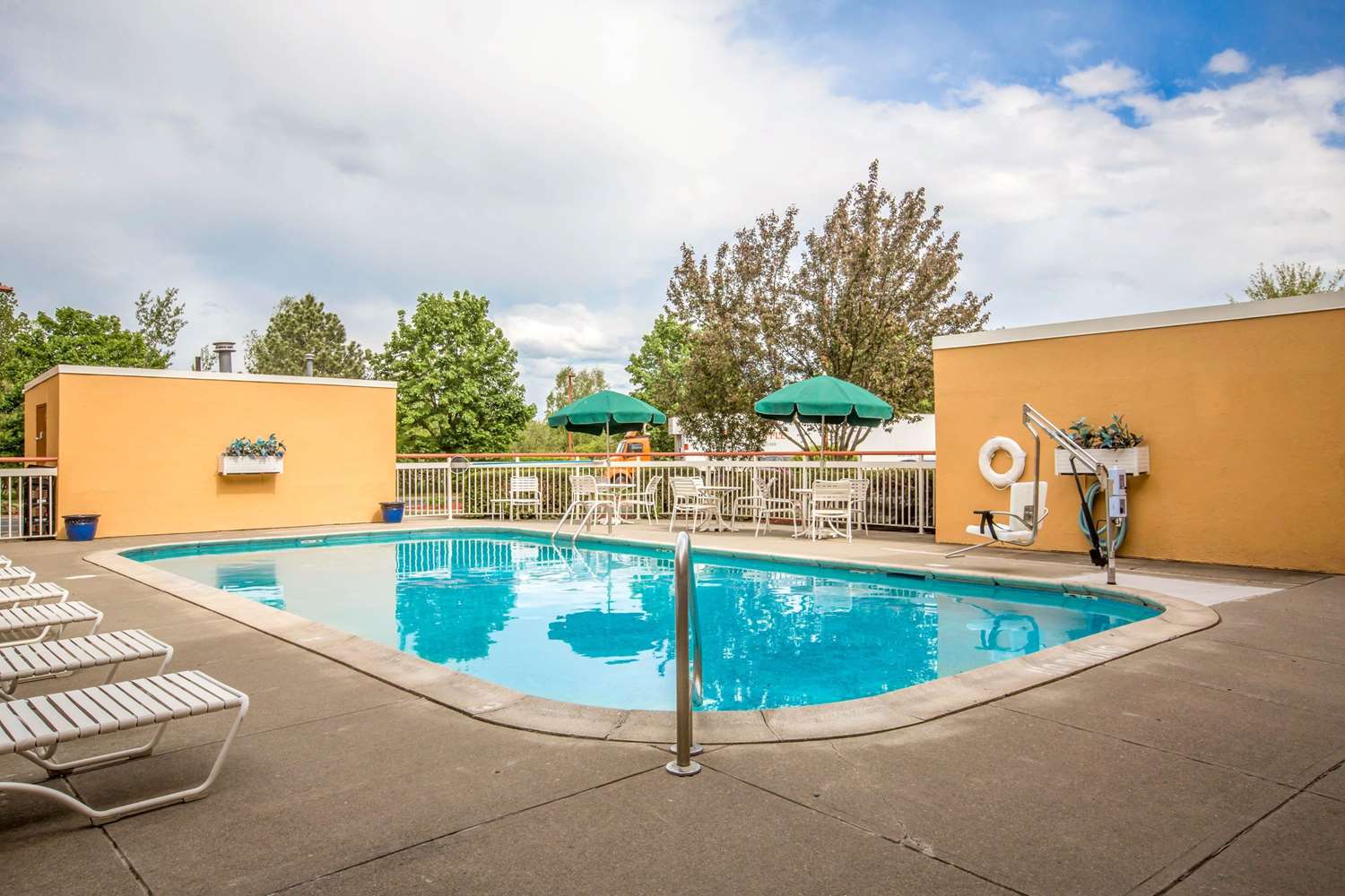 Фото Quality Inn Colchester - Burlington