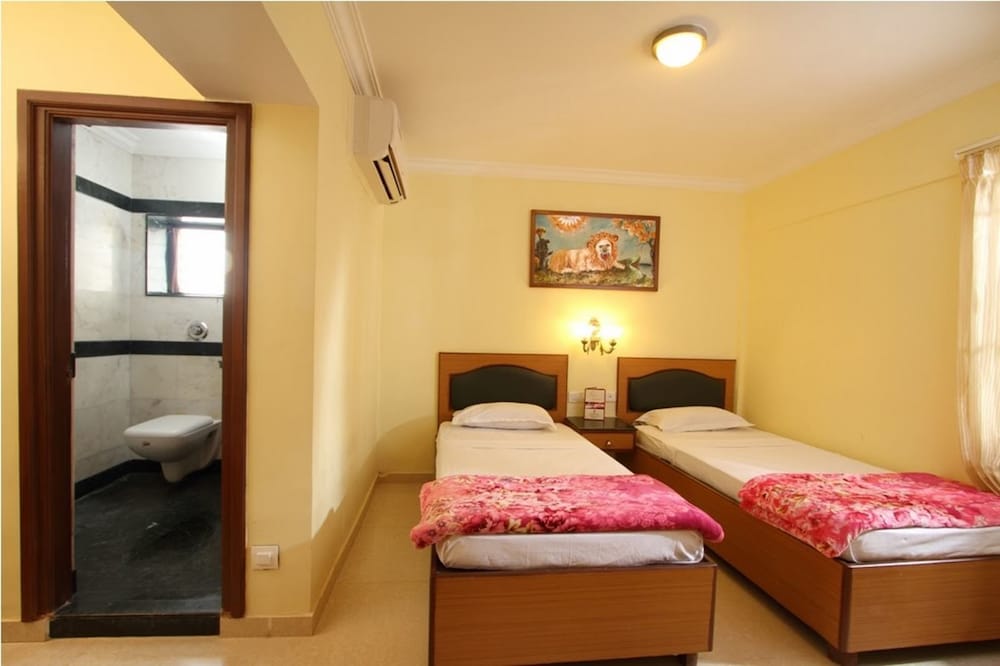 Фото Nahar Manchester Inn