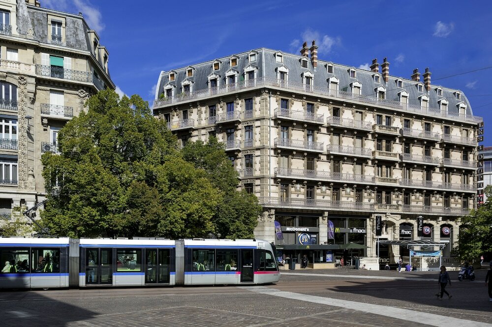 Фото отеля 2