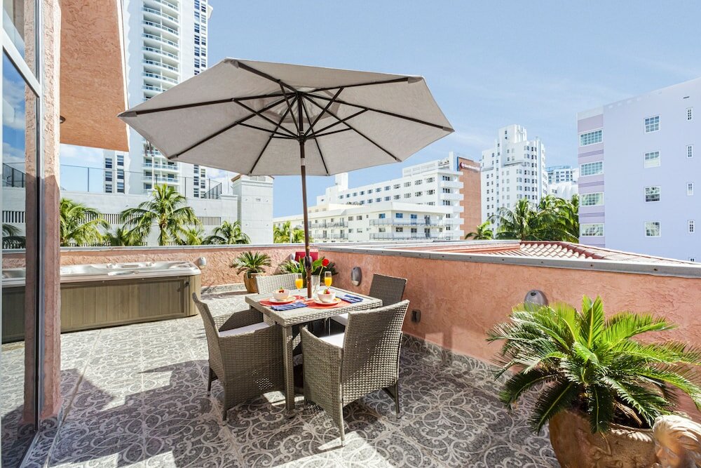 Фото Secret Garden Miami Beach