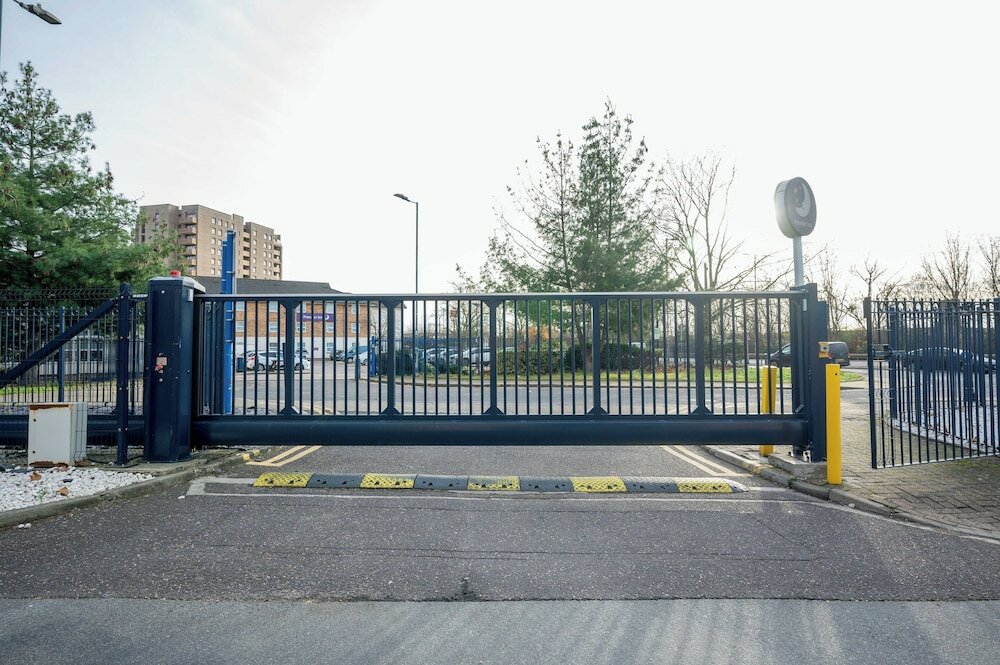 Фото Ibis London Barking