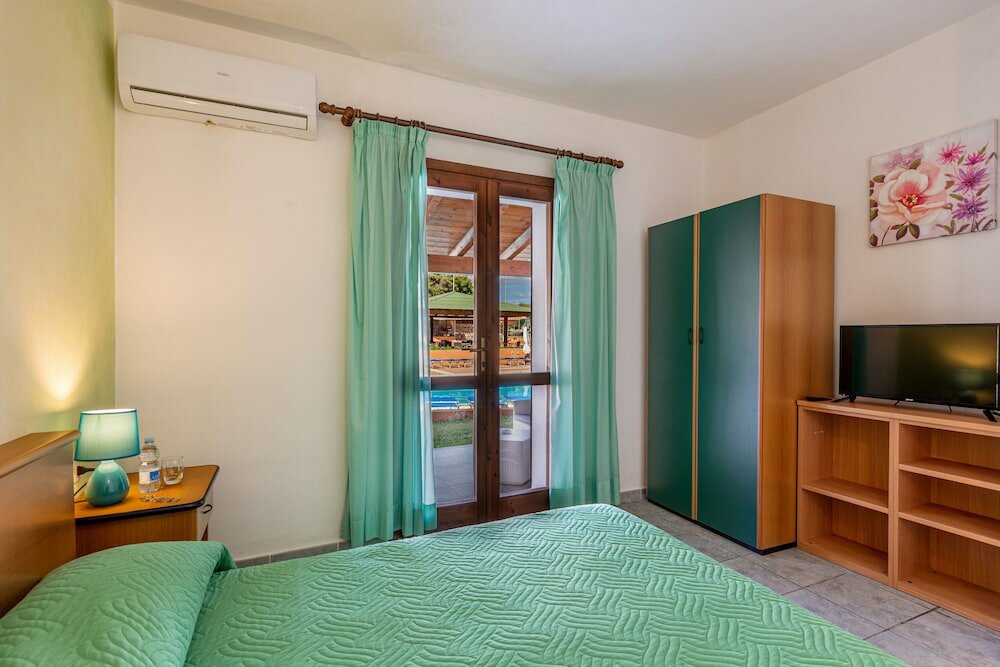 Фото Marina Manna Hotel & Club Village