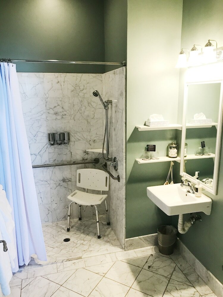 Фото West Cliff Inn - A Four Sisters Inn