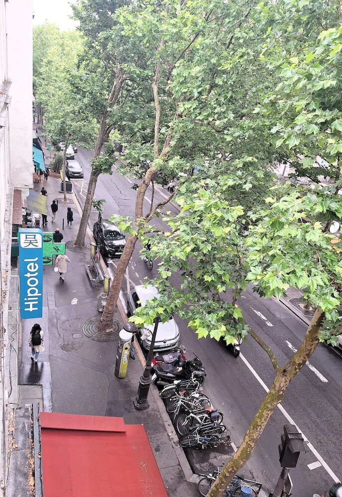 Фото Hipotel Paris Gambetta Republique