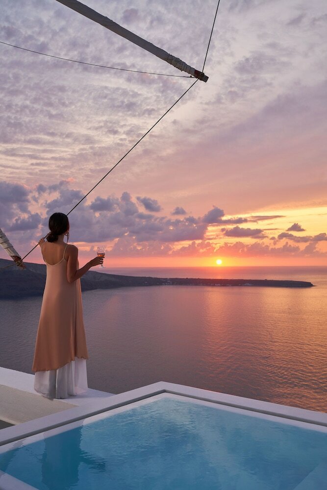 Фото Charisma Suites