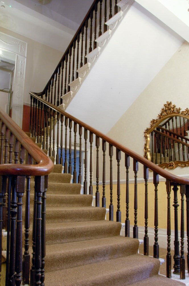 Фото New Westcliff Hotel