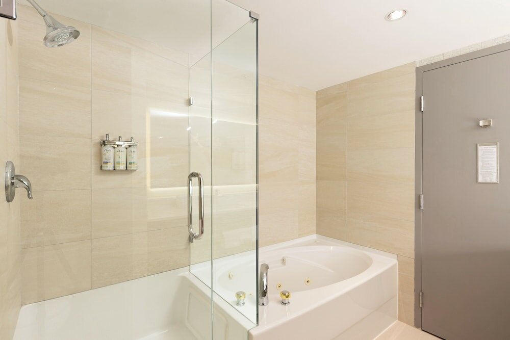 Фото Holiday Inn Express Vancouver Airport Richmond