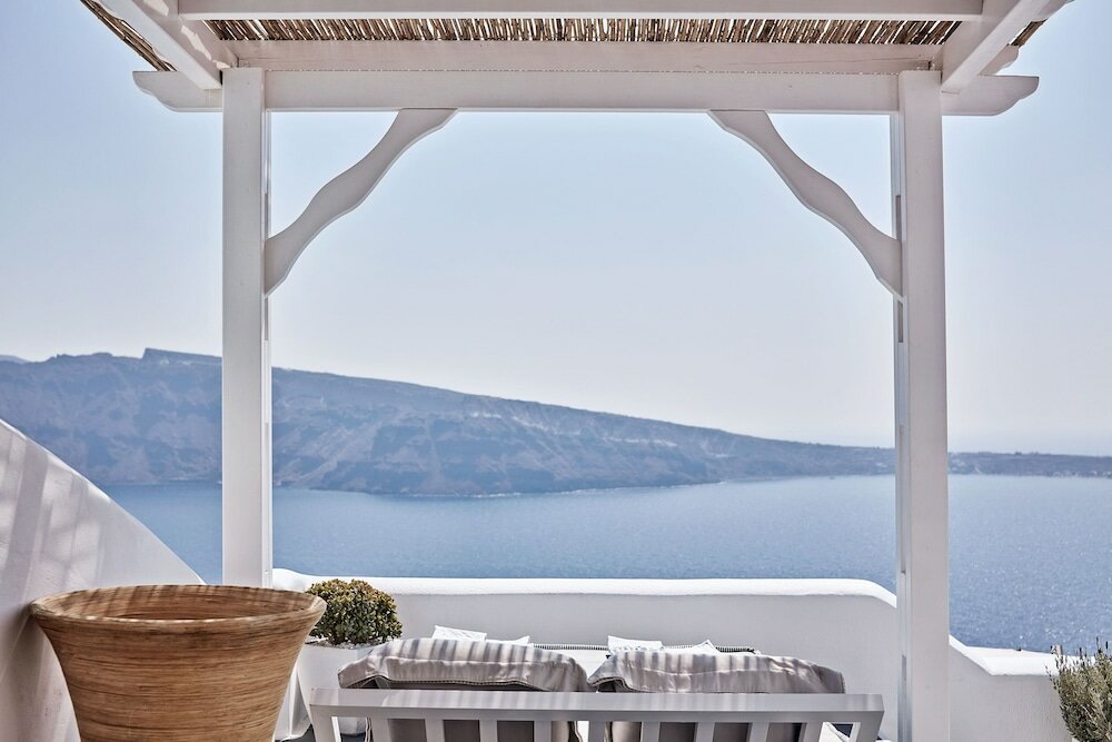 Фото Charisma Suites