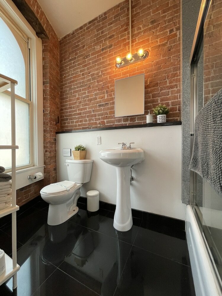 Фото Hotel and the City-Midtown