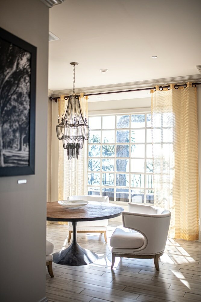 Фото White House Hotel