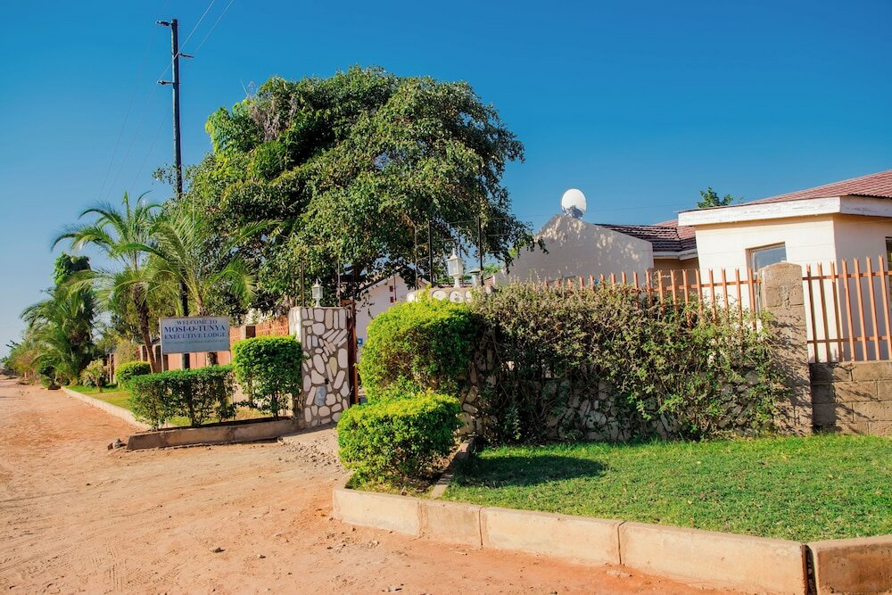 Фото Mosi-O-Tunya Executive Lodge