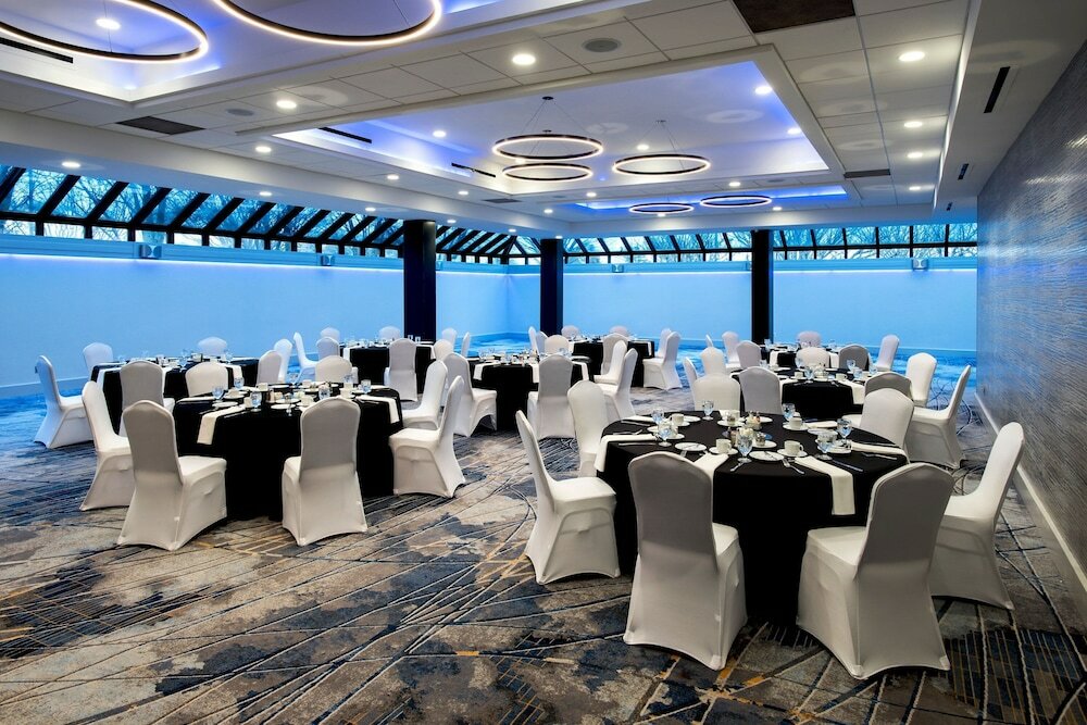 Фото Long Island Marriott