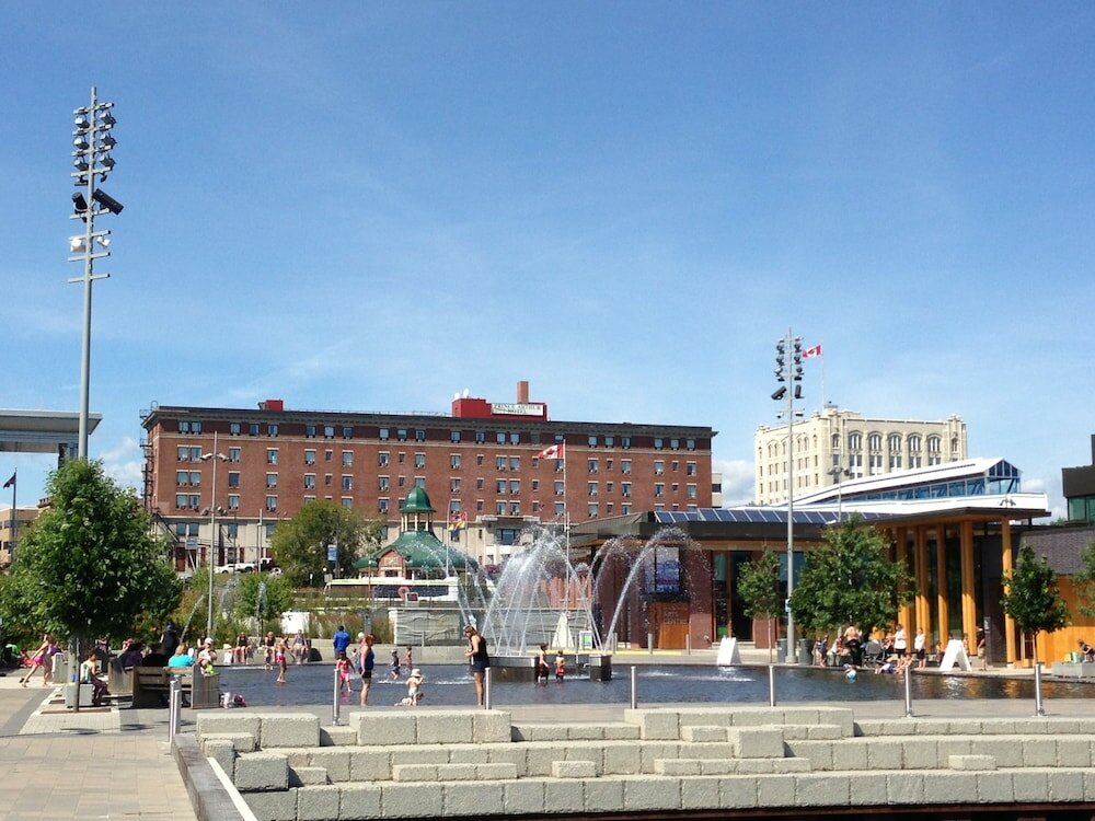 Фото Prince Arthur Waterfront Hotel & Suites