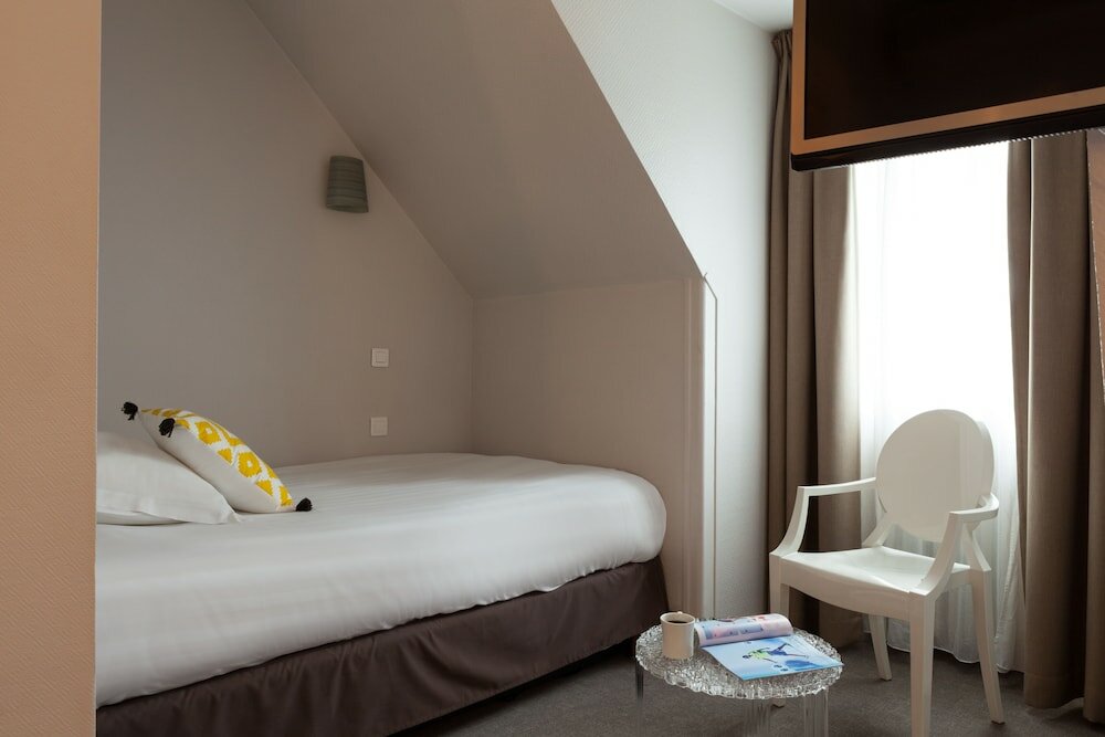 Фото Hotel Le Sevigne Rennes