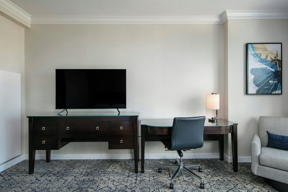 Фото Sheraton LaGuardia East Hotel