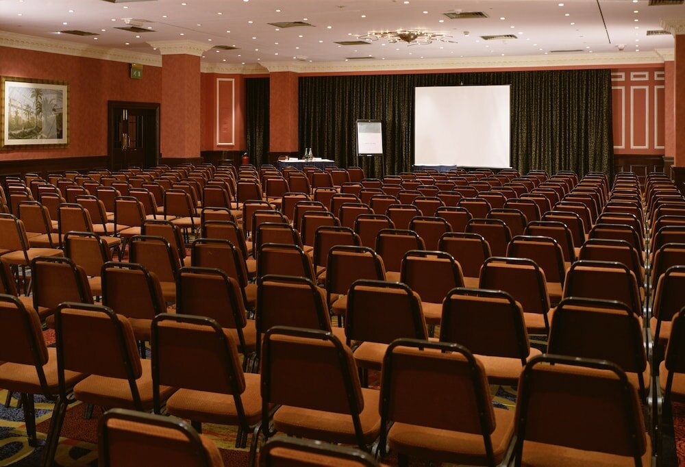 Фото Thistle London Heathrow T5