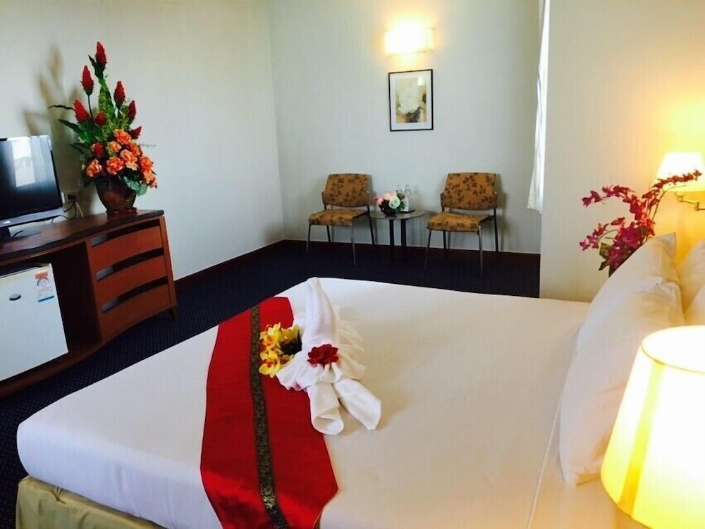 Фото Hadyai Golden Crown Hotel