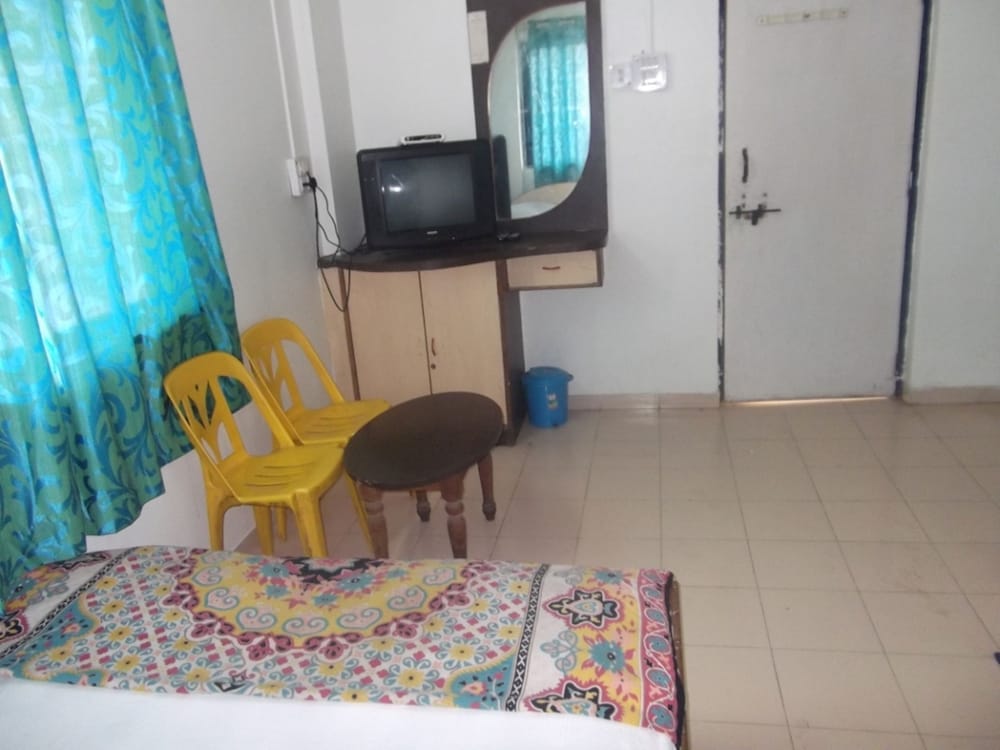 Фото Samruddhi and Shree Inn Lodge