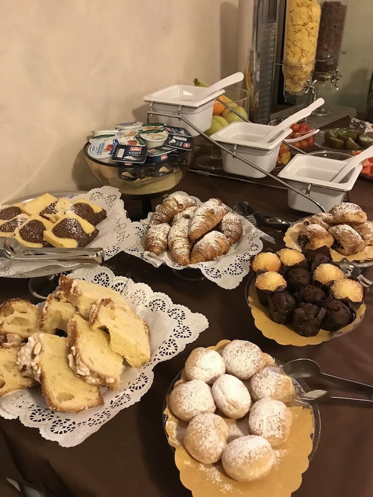 Фото Hotel Villa Rosa