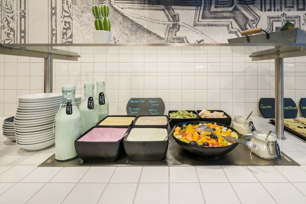 Фото The niu Square