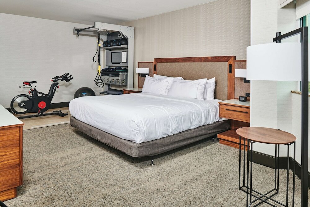 Фото DoubleTree by Hilton Fullerton