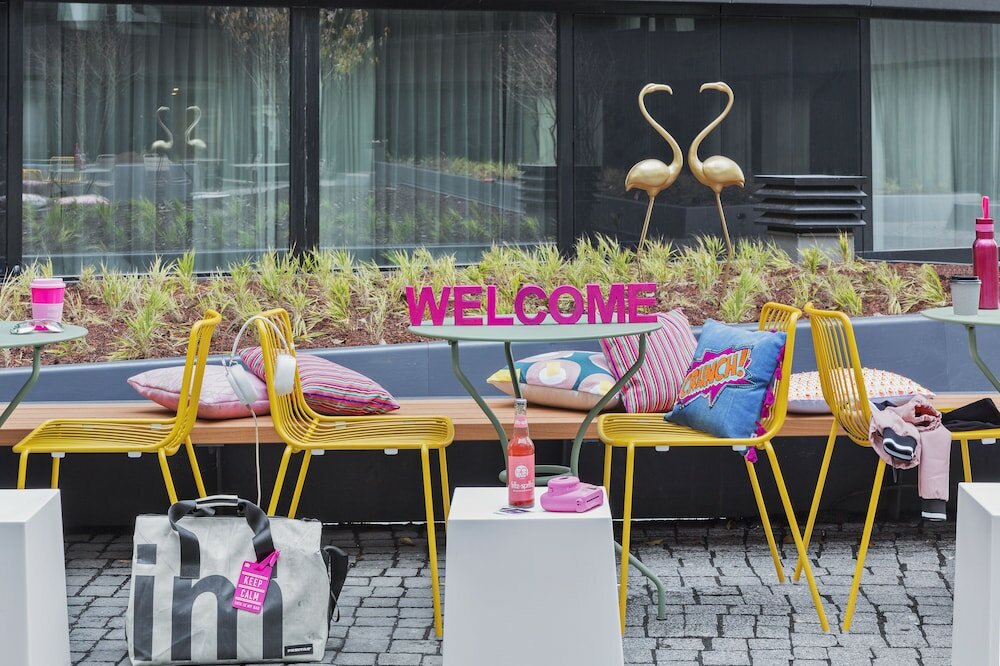 Фото Moxy Frankfurt City Center