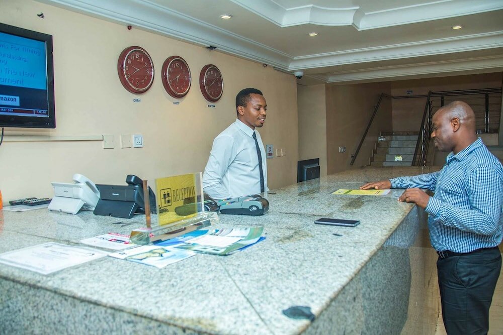 Фото Royal Crest Hotel & Suites