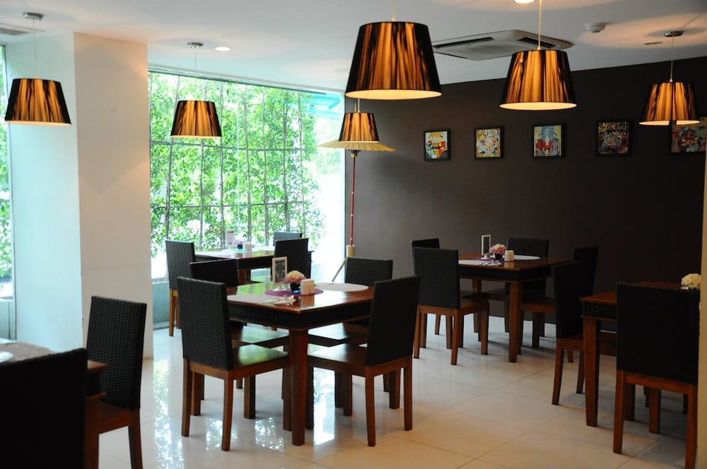 Фото Sathorn Grace Serviced Residence