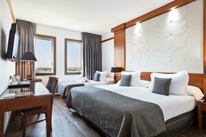 Гостиница Best Western Premier CMC Girona