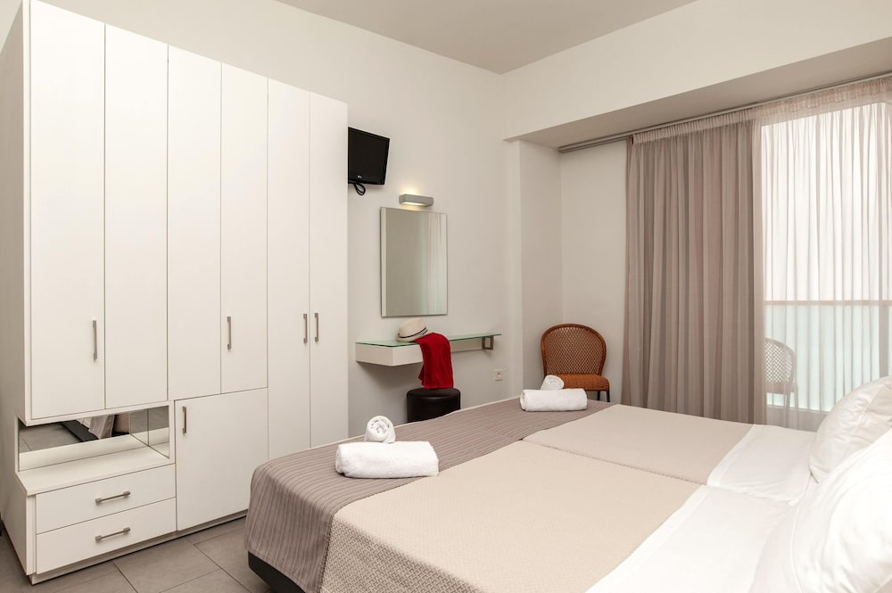 Фото Atlantis Boutique City Hotel