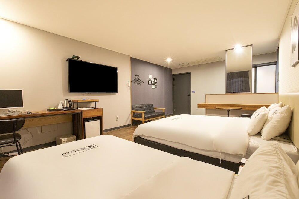 Фото Calm Rest Hotel