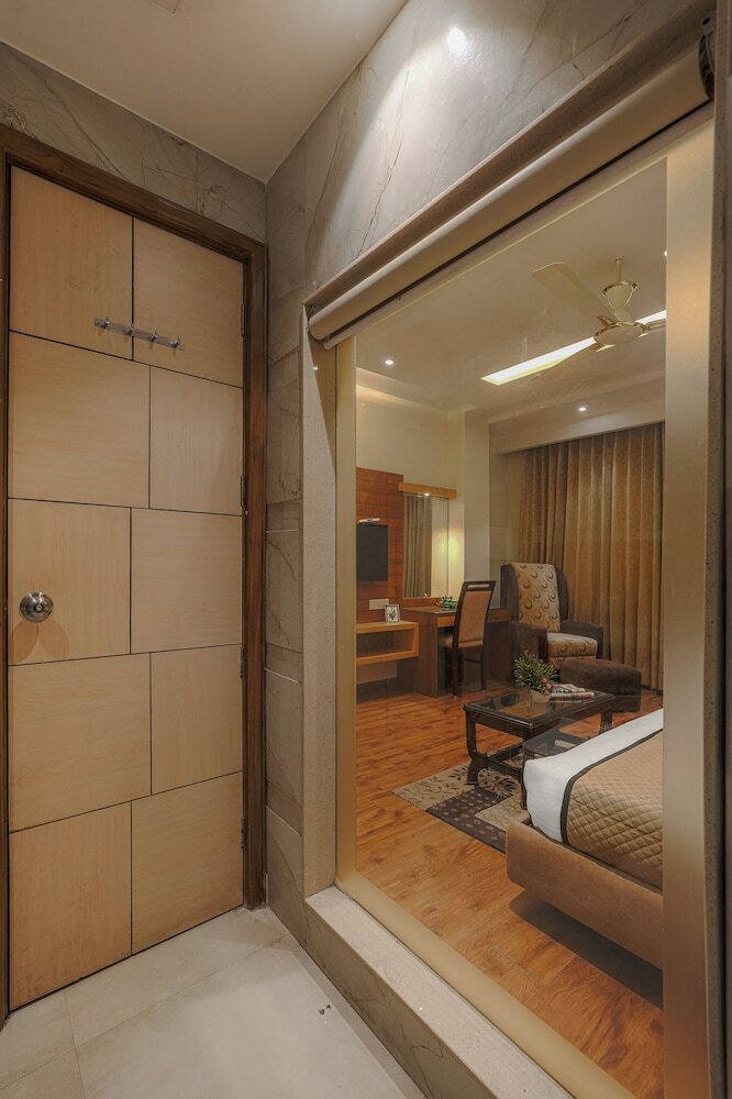 Фото 182360715192