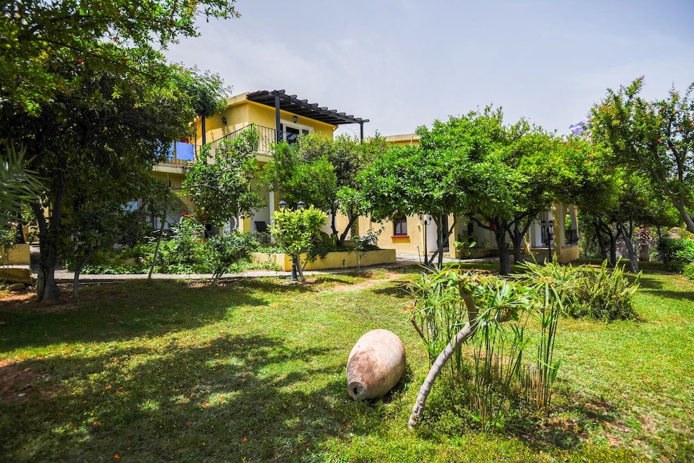 Фото Bellapais Gardens