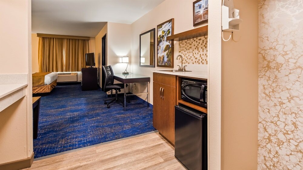 Фото Best Western Plus Portland Airport Hotel & Suites
