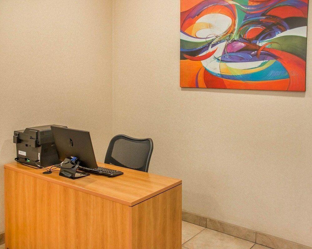 Фото Quality Inn and Suites Winnipeg