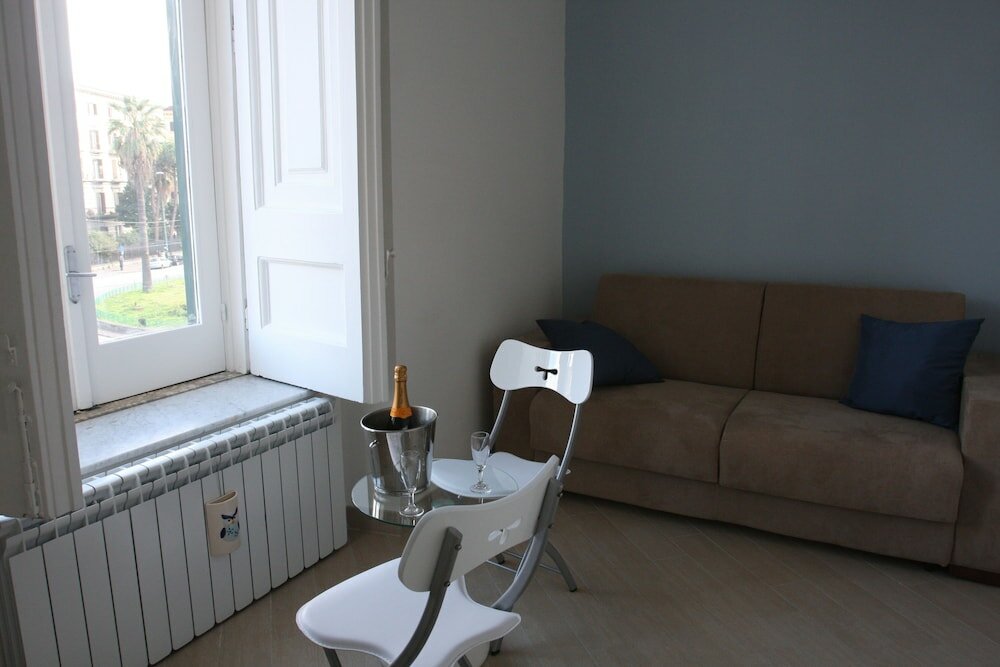 Фото Base Napoli B&b