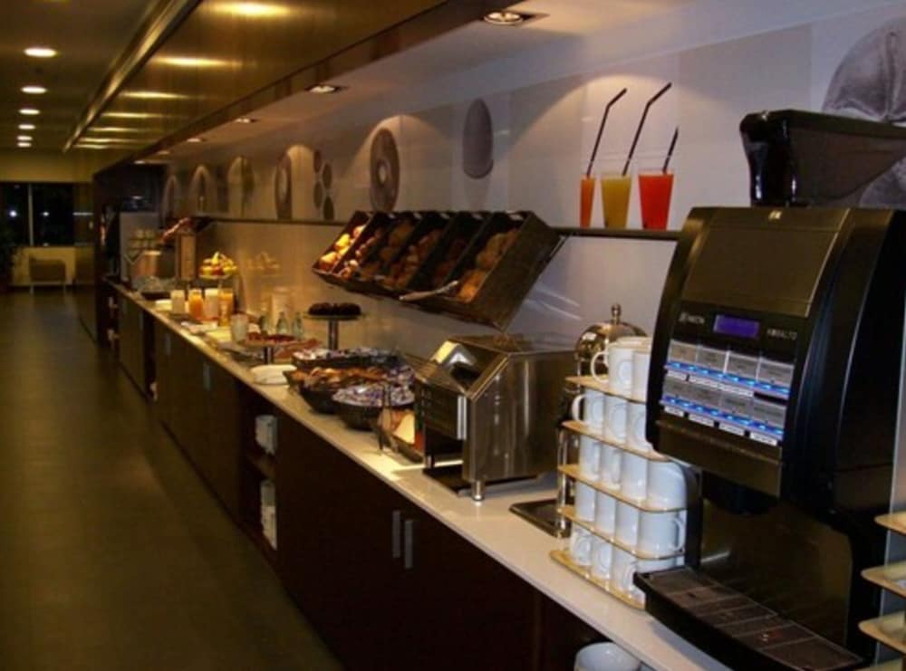 Фото Holiday Inn Express Barcelona City 22@