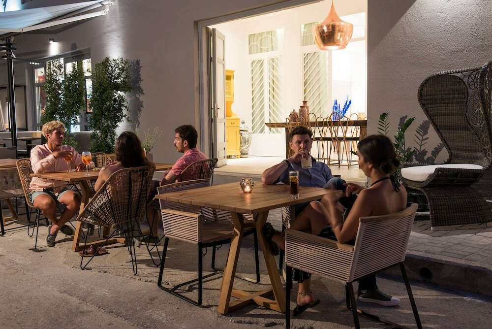 Фото Aisha Petite Suites