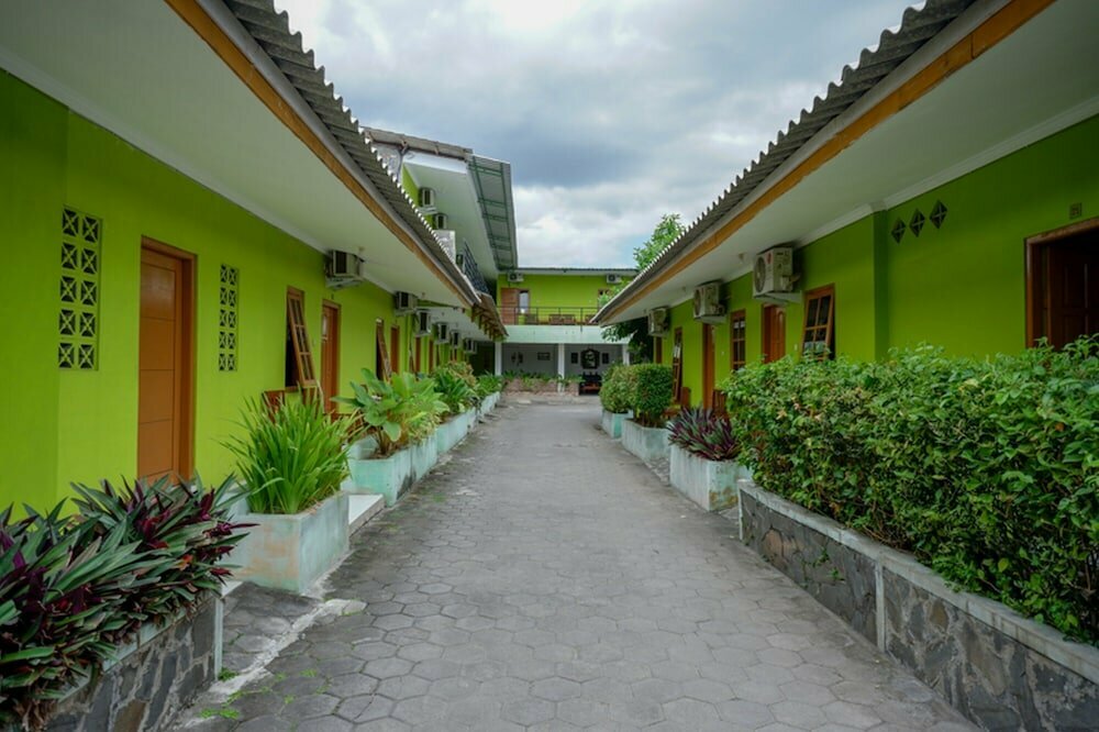 Hotel RedDoorz @ Jalan Parangtritis, Earth, photo