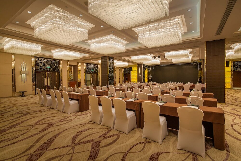 Фото Howard Johnson Jinyi Hotel Chongqing