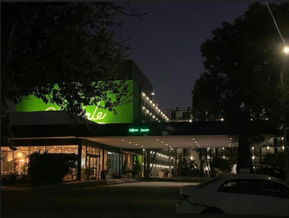 Фото Glendale Express Hotel